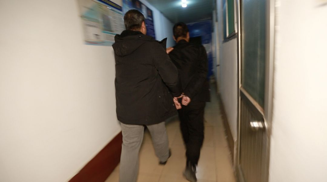 北京这伙人专开豪车碰瓷酒驾司机，涉案近百万元