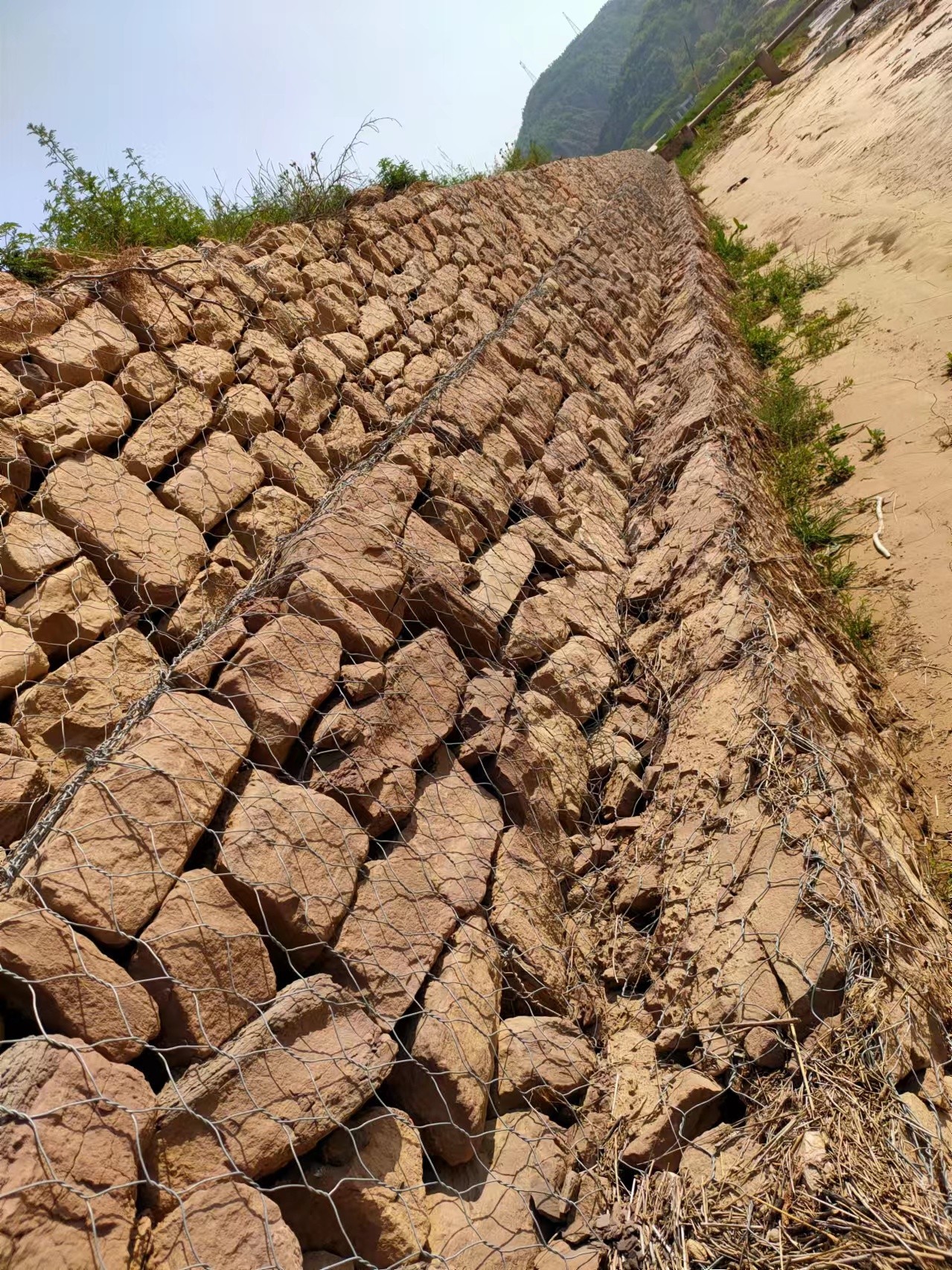 深圳雷诺护垫隔板 铅丝网  加筋河道护坡