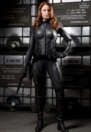 习惯了动作戏的阿德沃尔,这次要跟“眼镜蛇”较量一下了