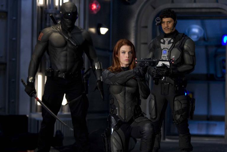 习惯了动作戏的阿德沃尔,这次要跟“眼镜蛇”较量一下了