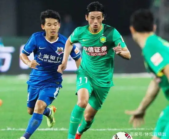 他俩当年在申花两翼齐飞，如今全都面临没球踢，一个年龄32一个31