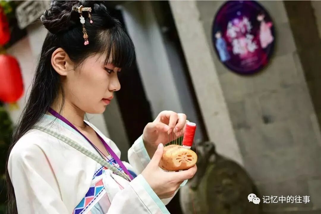 【今日七夕】七月七日七夕情,祝福送给天下人,年年岁岁手相牵,朝朝暮暮共白头!