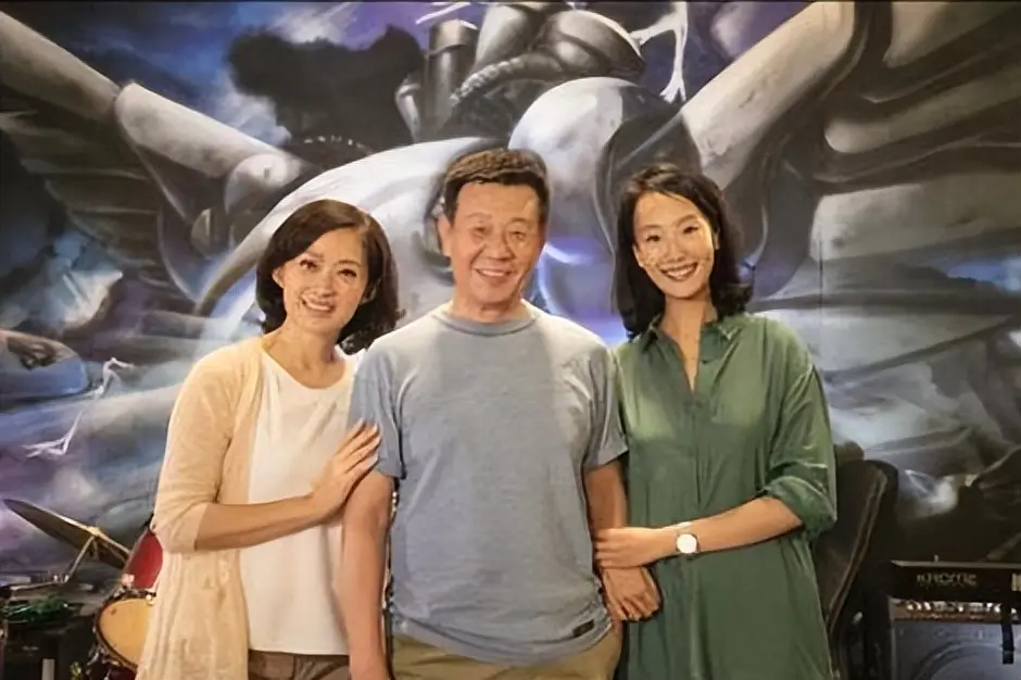 寇世勋坐拥双妻，39岁儿子未婚生女不结婚，可怜等两年的孩子妈