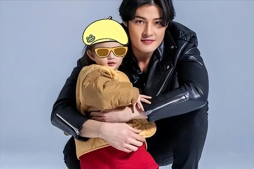 寇世勋坐拥双妻，39岁儿子未婚生女不结婚，可怜等两年的孩子妈