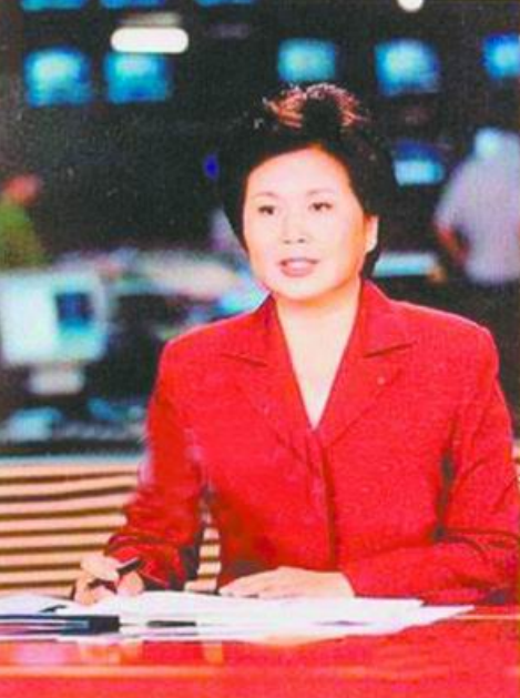 与丈夫相守48年，搭档罗京去世后自请离职，邢质斌如今怎样了？