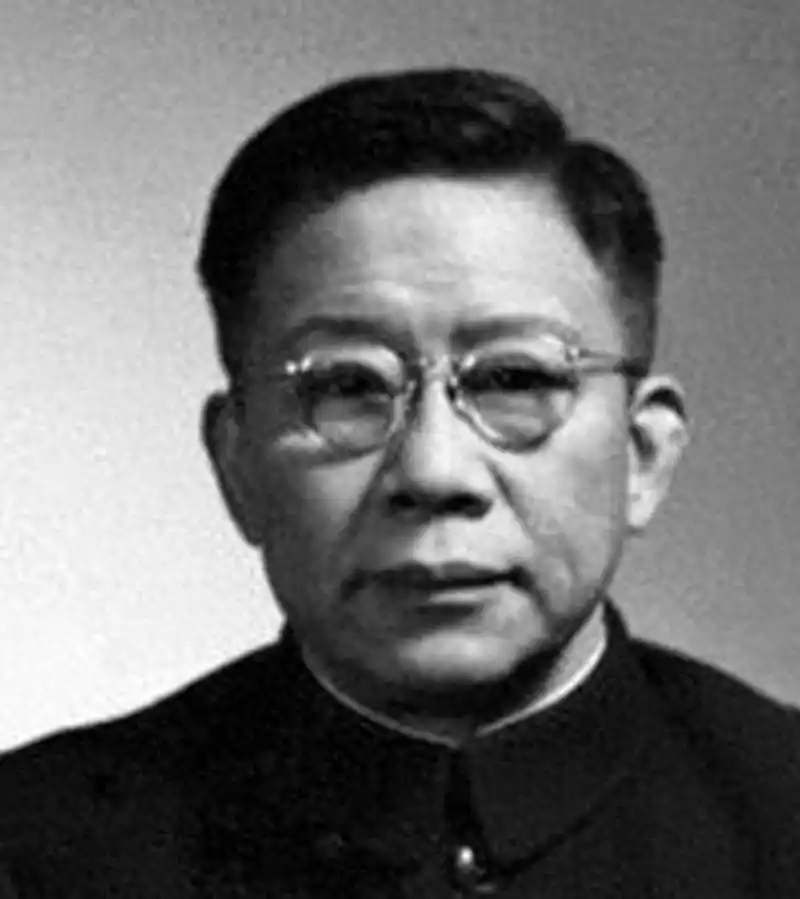 他曾任副总理,1975年被开除党籍妻子写匿名信进行诬陷