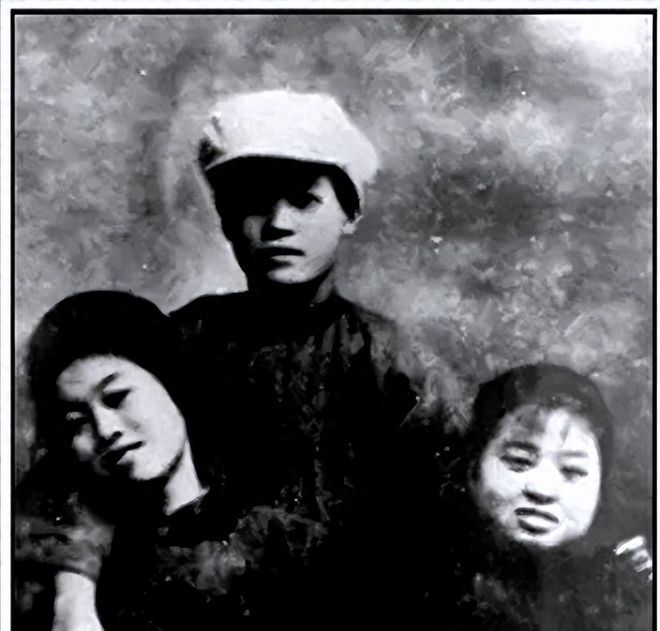 他是原副总理，1975年被永远开除党籍，1979年当选为副主席