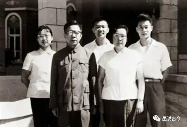 他曾任国务院副总理,60岁被撤销职务,69岁被开除党籍,81岁得偿