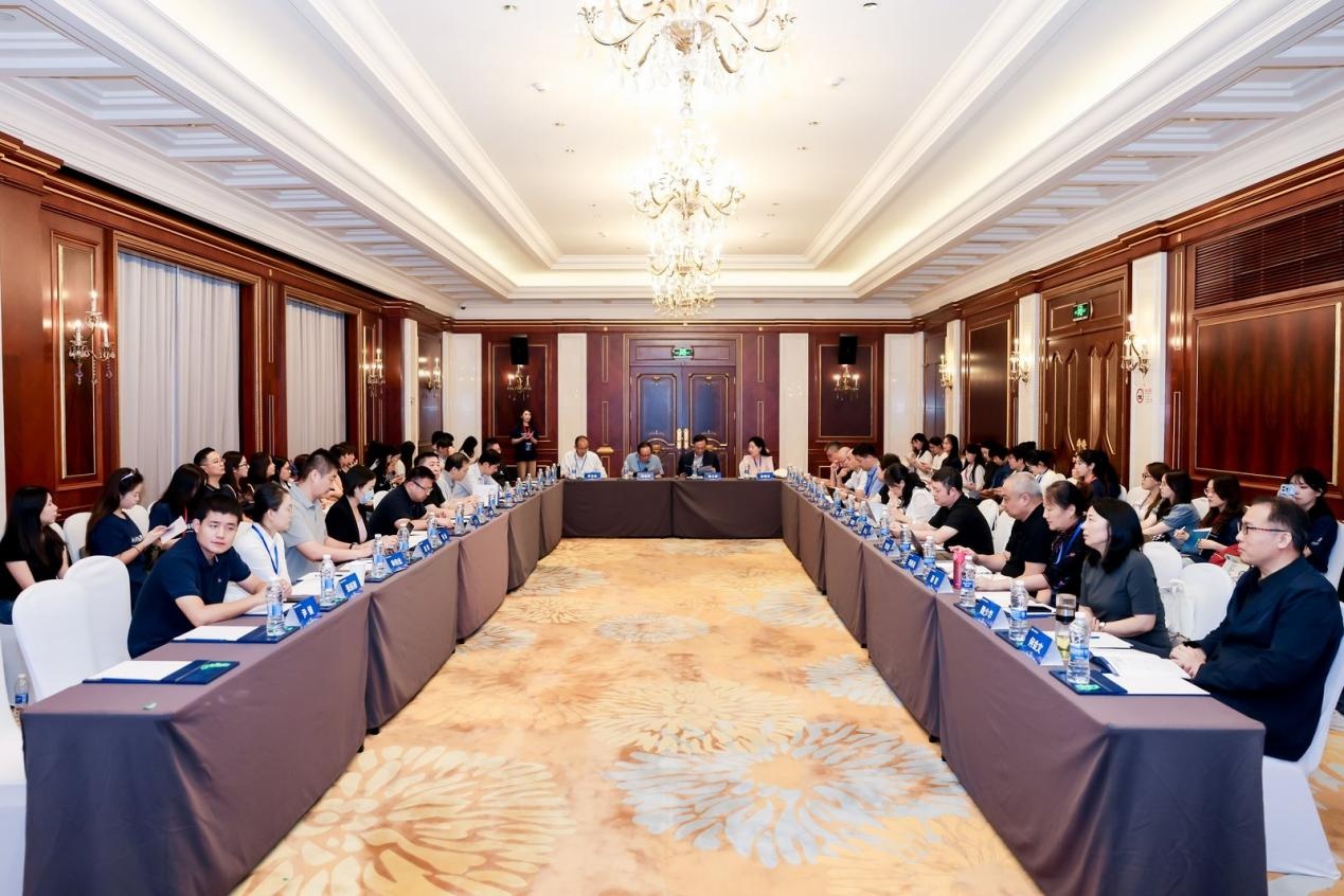 第十八届中国新媒体传播学年会暨第八届中国智能媒体传播论坛在沪举办