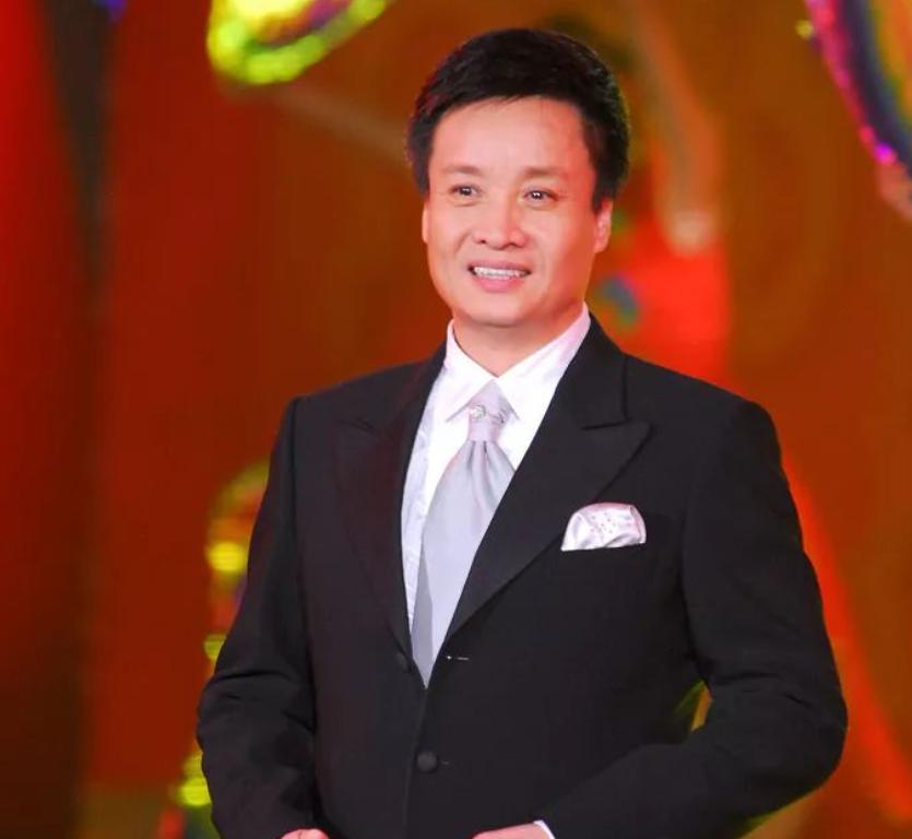 官媒亲自点名，68岁阎维文暴露真实处境，李双江一个字都没说错