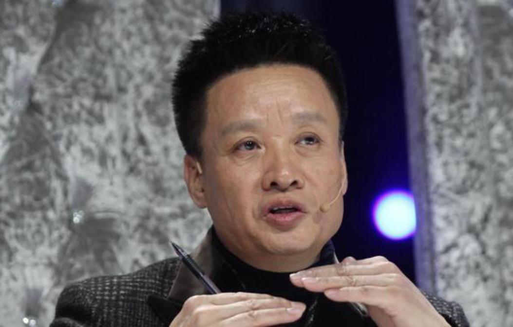 为艺术献身55年，陪妻子抗癌36年，67岁还在唱的阎维文是真男人