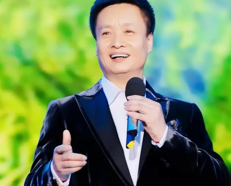 为艺术献身55年，陪妻子抗癌36年，67岁还在唱的阎维文是真男人