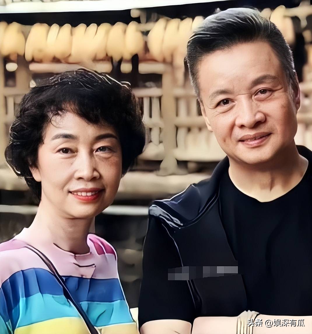 “人民歌唱家”阎维文：对爱妻一见钟情，陪妻子抗癌36年不离不弃