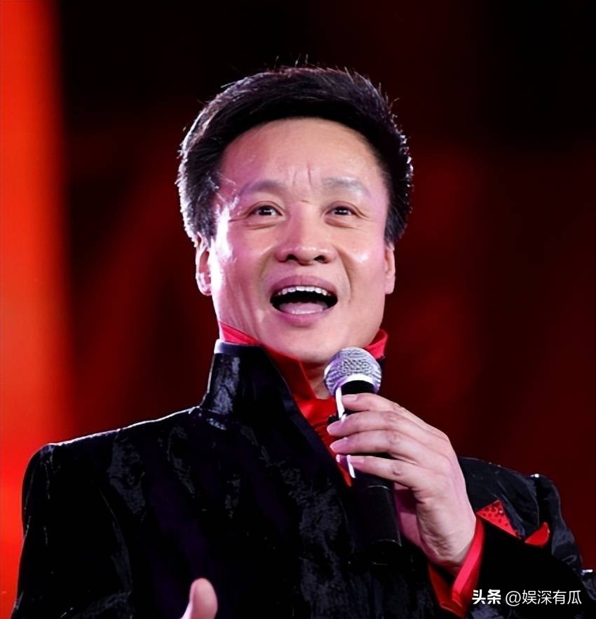 “人民歌唱家”阎维文：对爱妻一见钟情，陪妻子抗癌36年不离不弃