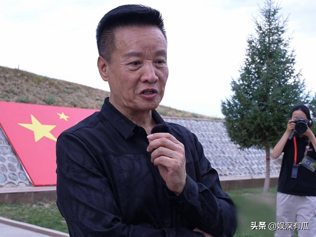 “人民歌唱家”阎维文：对爱妻一见钟情，陪妻子抗癌36年不离不弃