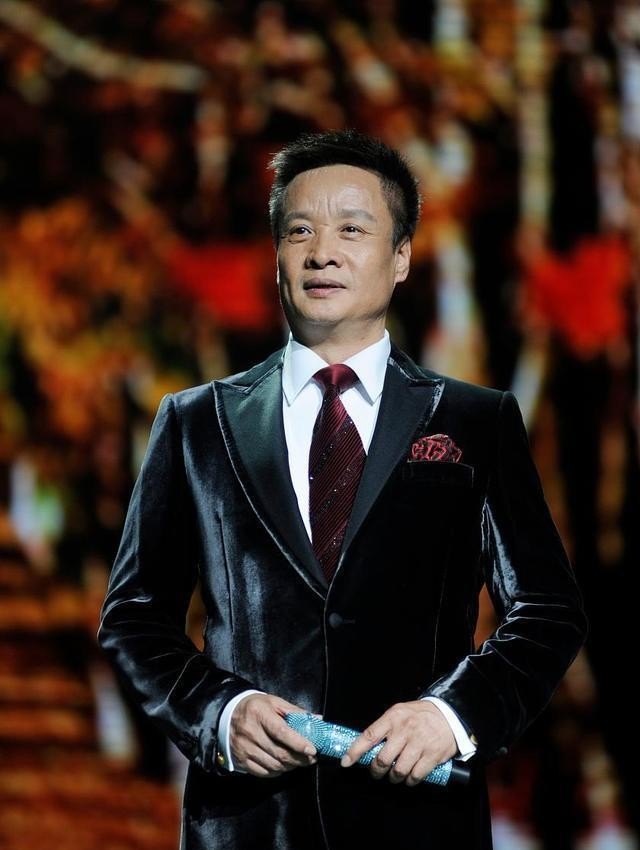 人民日报亲自点名，阎维文真实处境暴露，李双江一个字都没说错