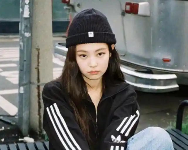 反转来袭！权志龙Jennie恋情被辟谣，艺人又被拿来挡枪了吗