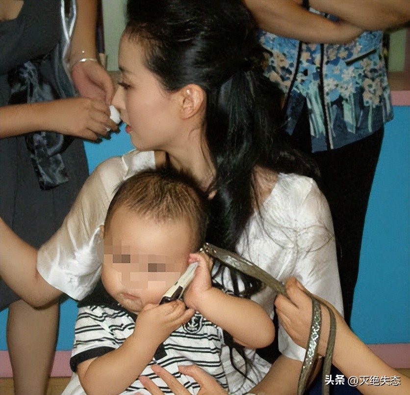 丈夫王志才失联7年,王艳丢失的面子,这次竟被19岁儿子找了回来