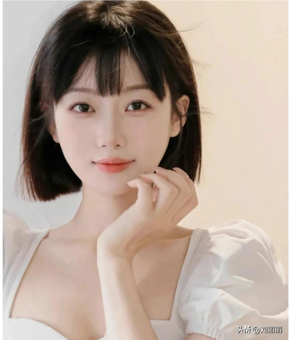 发型剪来剪去,忘不了的还是波波头,瘦脸时尚很百变
