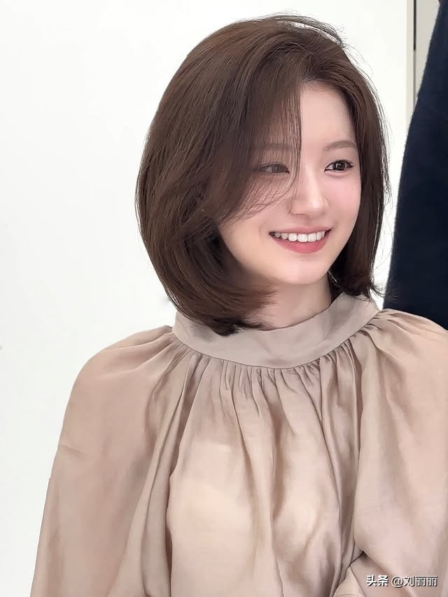 2025韩系短发封神指南｜精灵短发层次波波头，选对秒变氛围感美女