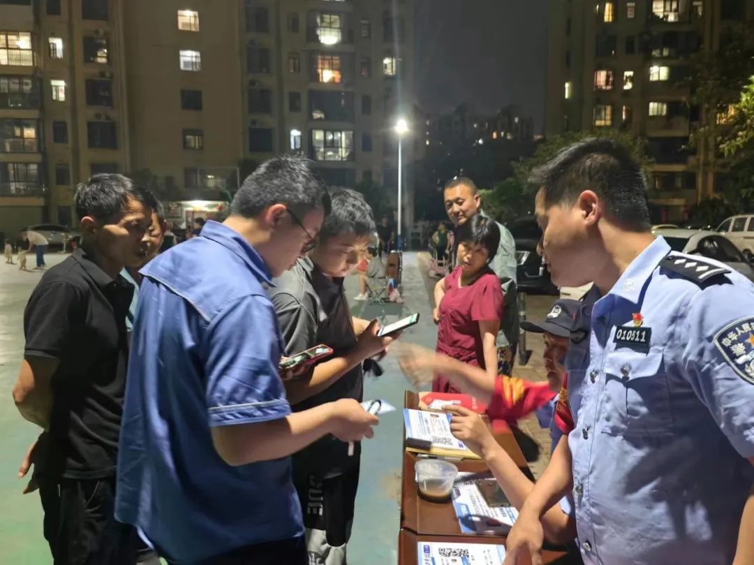 依托“十户联防110”机制,南昌市公安局高新分局昌东派出所推动流动人口和出租房管理走深走实