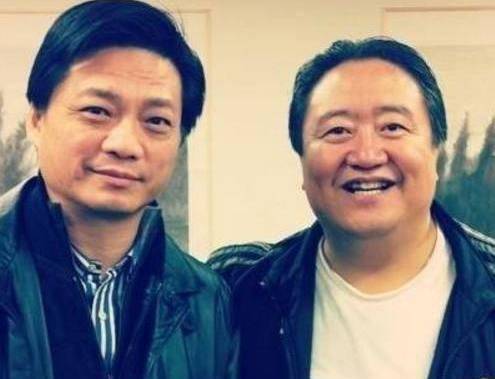 “笑脸哥”第19次现身春晚,腿抽筋中途离场,微博粉丝已58万
