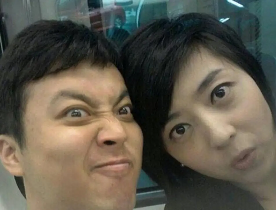 主持人佟瑶:2015年不幸溺亡,7年过去,她丈夫和女儿怎么样了?