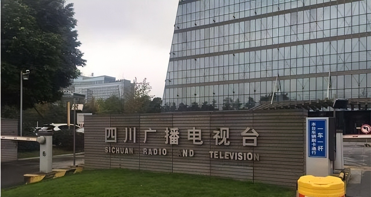 她出生贫寒,20岁成四川当红女主播,32岁不幸坠河溺亡