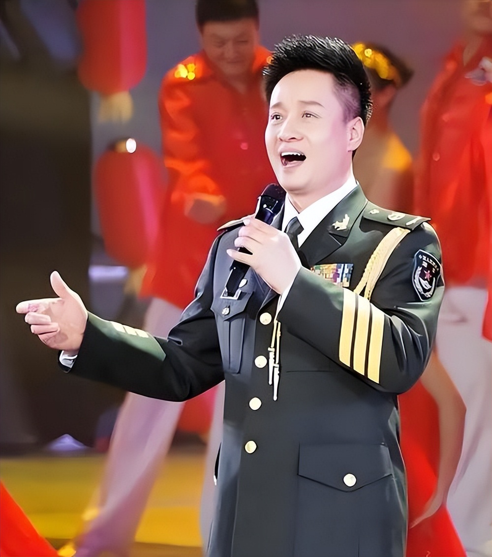 阎维文现状：曾在春晚出尽风头，如今没资格露脸，导演选人惹争议