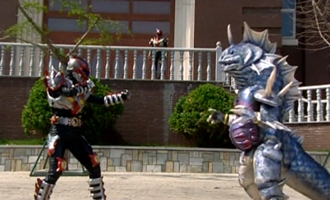 黑炎龙被真炎龙一拳打出黑域，其实张健根本没有理由会输给炘南