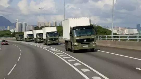 跟深港汽车连老司机上路：看看他们眼中的香港什么样