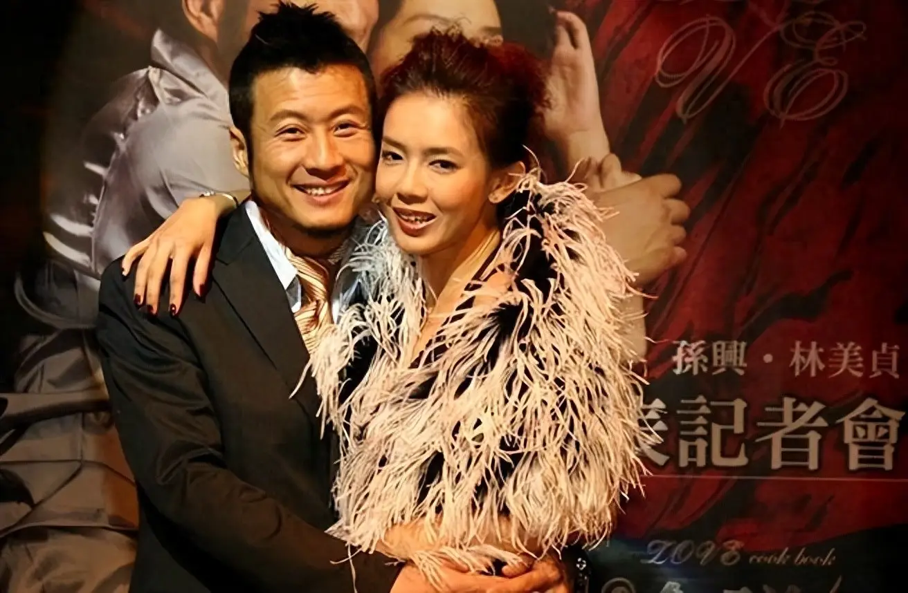 61岁孙兴官宣婚讯，与同居1月的前妻三度复合，富婆女友体面成全