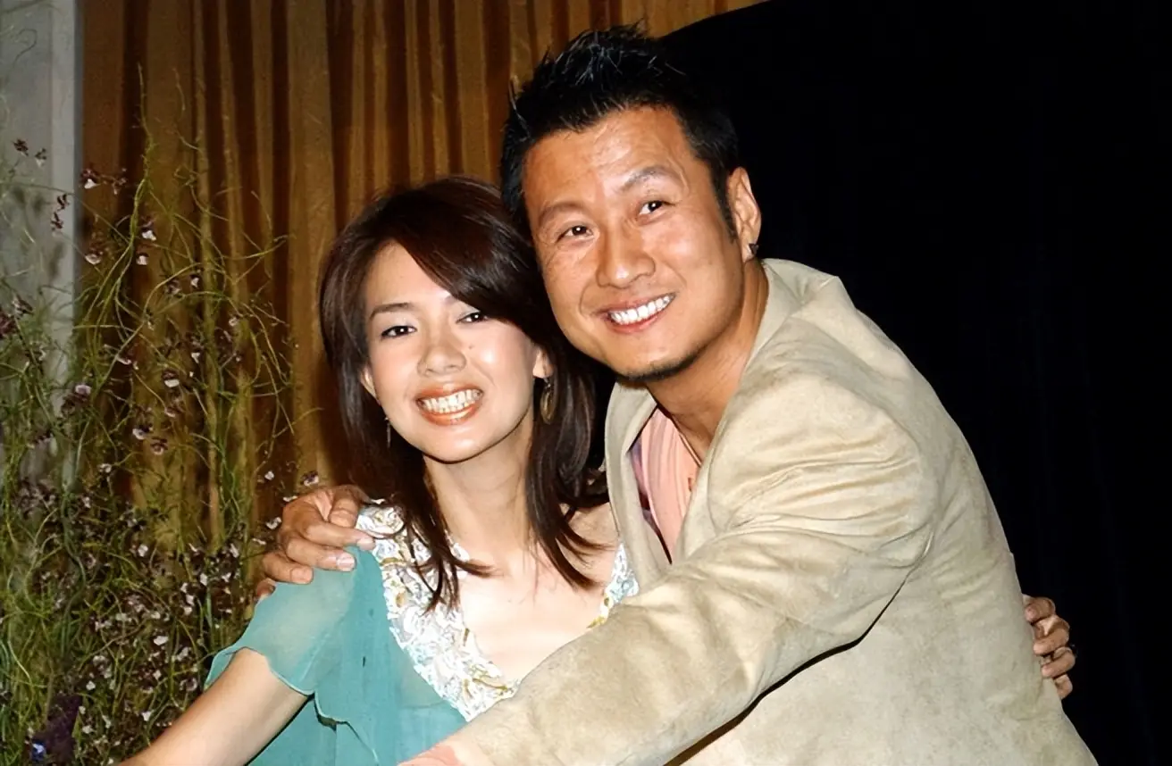 61岁孙兴官宣婚讯，与同居1月的前妻三度复合，富婆女友体面成全