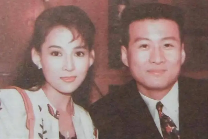 61岁孙兴官宣婚讯，与同居1月的前妻三度复合，富婆女友体面成全