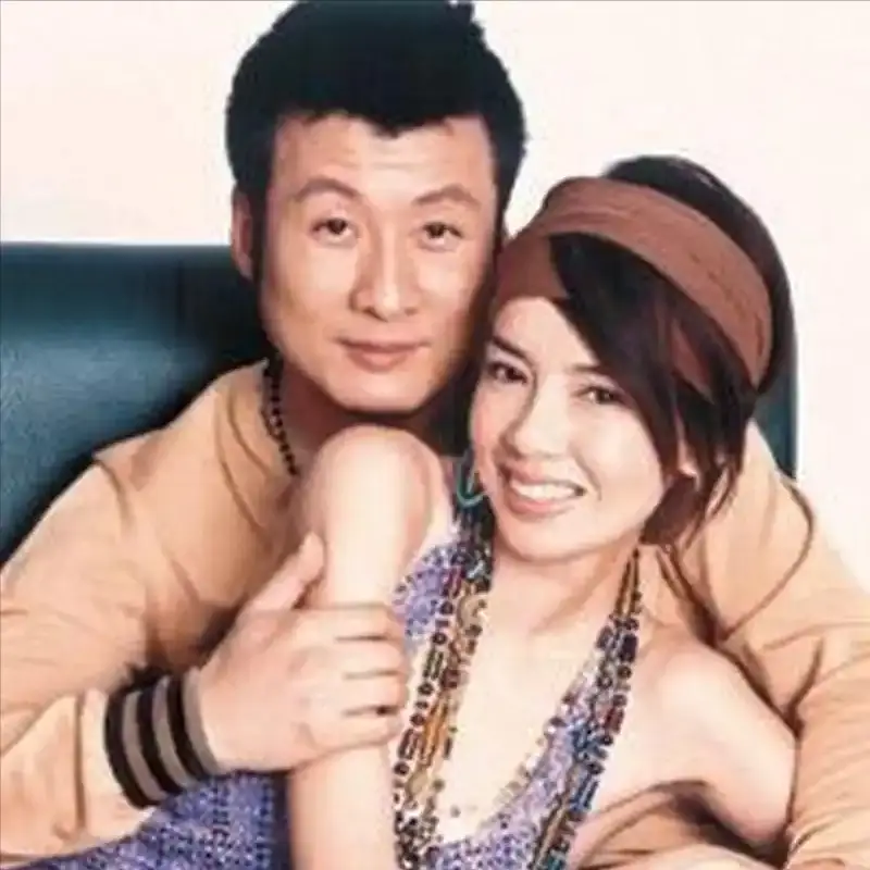 61岁孙兴官宣婚讯，与同居1月的前妻三度复合，富婆女友体面成全