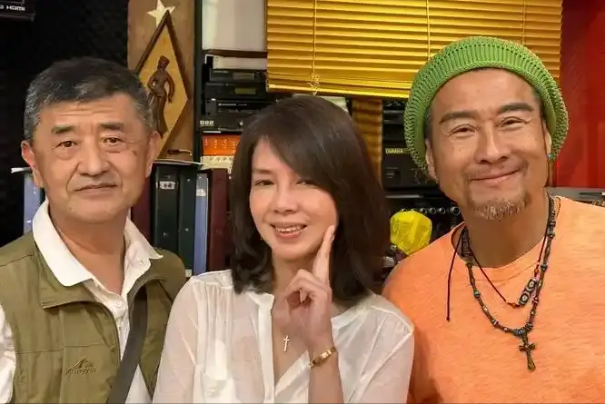 61岁孙兴官宣婚讯，与同居1月的前妻三度复合，富婆女友体面成全