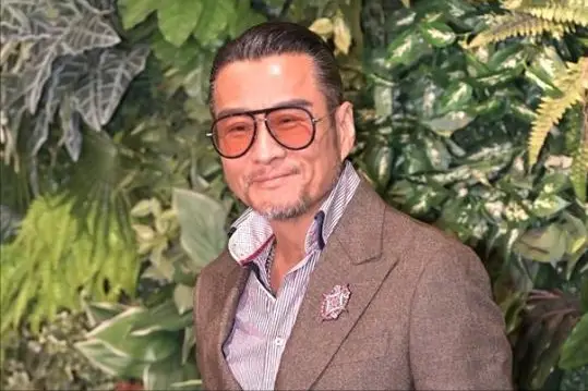 61岁孙兴官宣婚讯，与同居1月的前妻三度复合，富婆女友体面成全