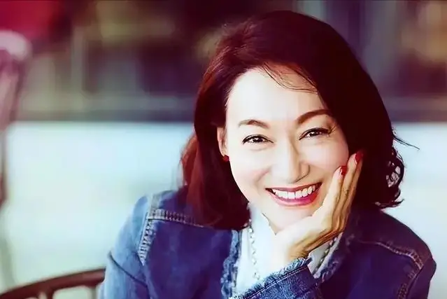 61岁孙兴官宣婚讯，与同居1月的前妻三度复合，富婆女友体面成全