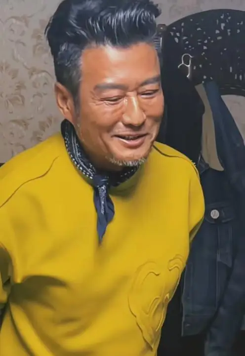 一婚娶女作家，二婚娶选美冠军，后出轨舞蹈演员，如今咋混成这了