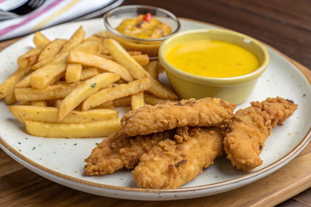 还在用薯条蘸番茄酱吃？看完这些“暗黑”薯条料理，你会沉默