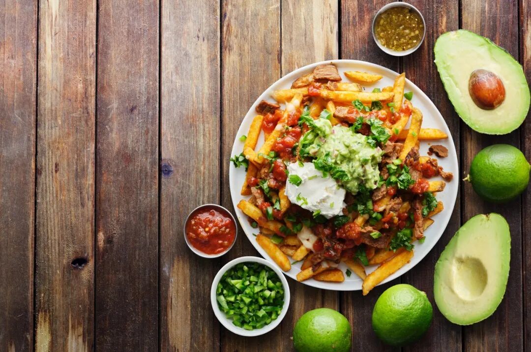 还在用薯条蘸番茄酱吃？看完这些“暗黑”薯条料理，你会沉默