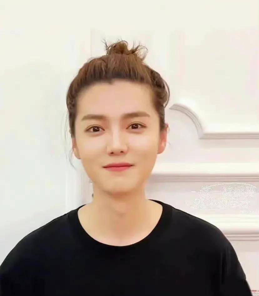 8位男星男生女相，有的越来越娇俏，有的成油腻大叔，长发遭人嫌