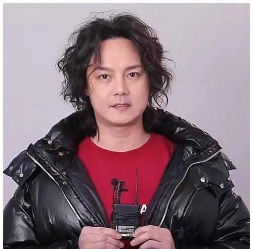 8位男星男生女相，有的越来越娇俏，有的成油腻大叔，长发遭人嫌