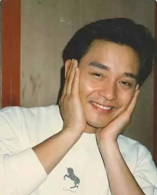 8位男星男生女相，有的越来越娇俏，有的成油腻大叔，长发遭人嫌