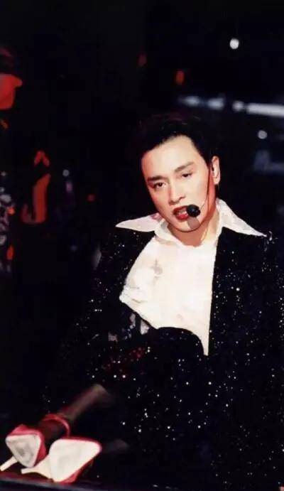 8位男星男生女相，有的越来越娇俏，有的成油腻大叔，长发遭人嫌