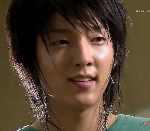 8位男星男生女相，有的越来越娇俏，有的成油腻大叔，长发遭人嫌