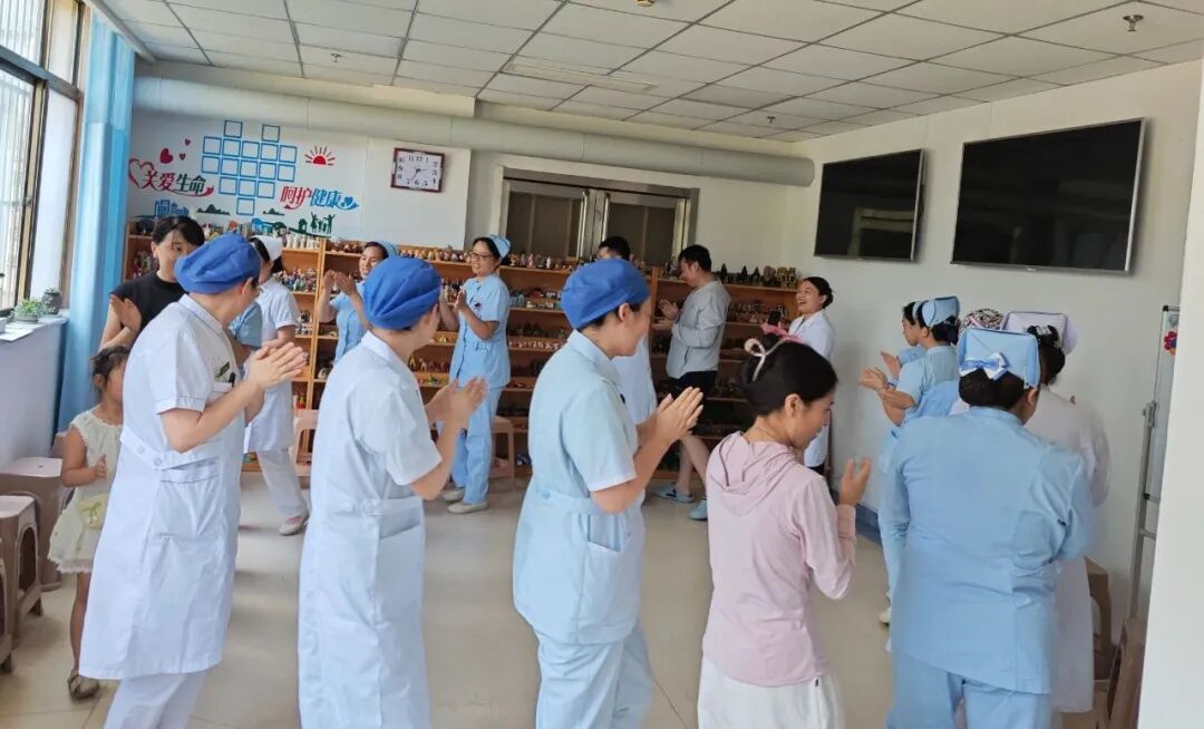 心灵减压，快乐同行——护理部联合心理门诊共同开展团体心理辅导活动