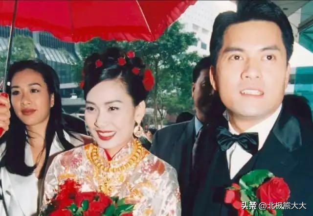 “夫凭妻贵”吕良伟:三婚娶贵州富婆一飞冲天,至少能少奋斗50年