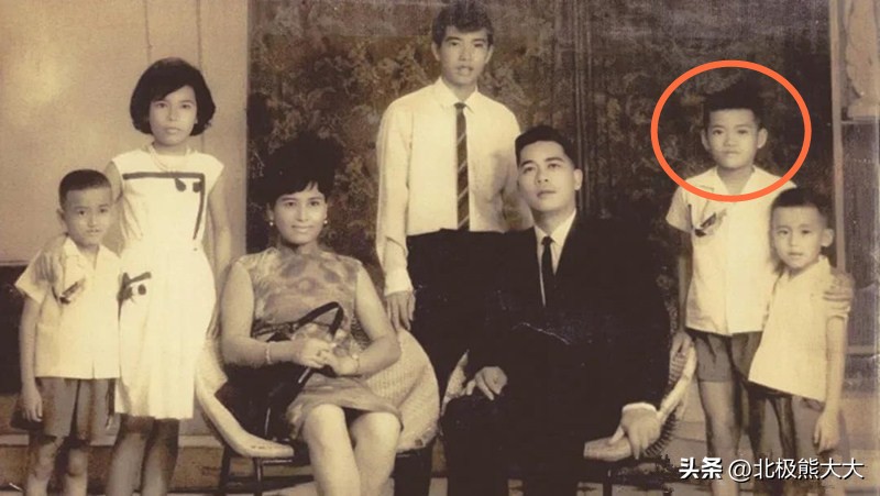 “夫凭妻贵”吕良伟:三婚娶贵州富婆一飞冲天,至少能少奋斗50年