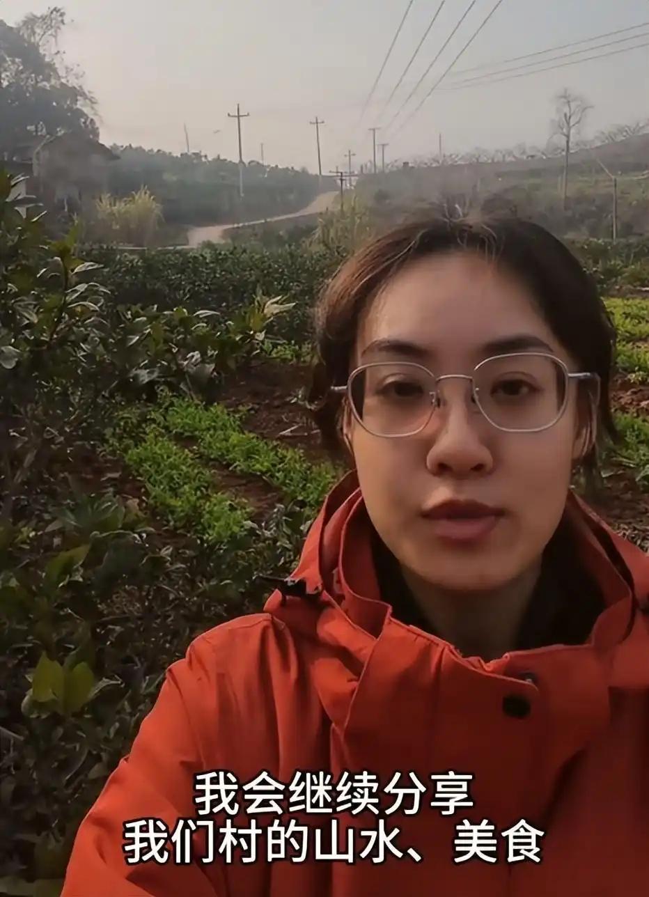 穿名牌下基层,不够接地气?女村干部下乡走红,网友不要太苛刻了